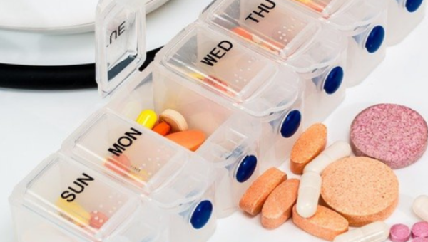 ยาปังหรือร่างกายจะพัง? ส่องมาตรฐานความปลอดภัยและกับดักโลหะหนักในเวชภัณฑ์